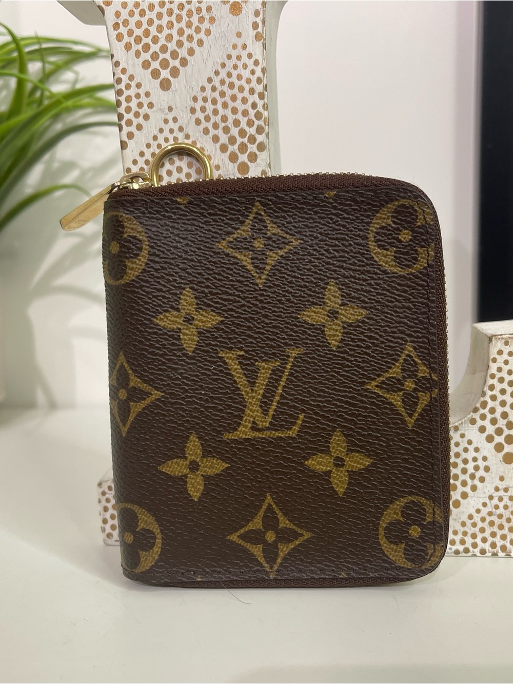 Louis Vuitton Monogram Zip-Around Card Holder